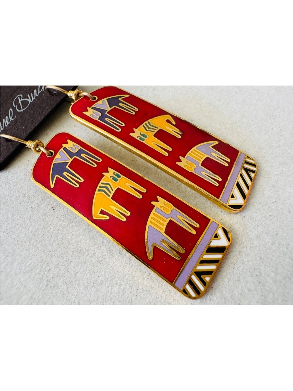Vintage 1990 Laurel Burch Red HIEROGLYPHIC CATS Pierced Earrings on Orig. Card - Picture 7 of 11